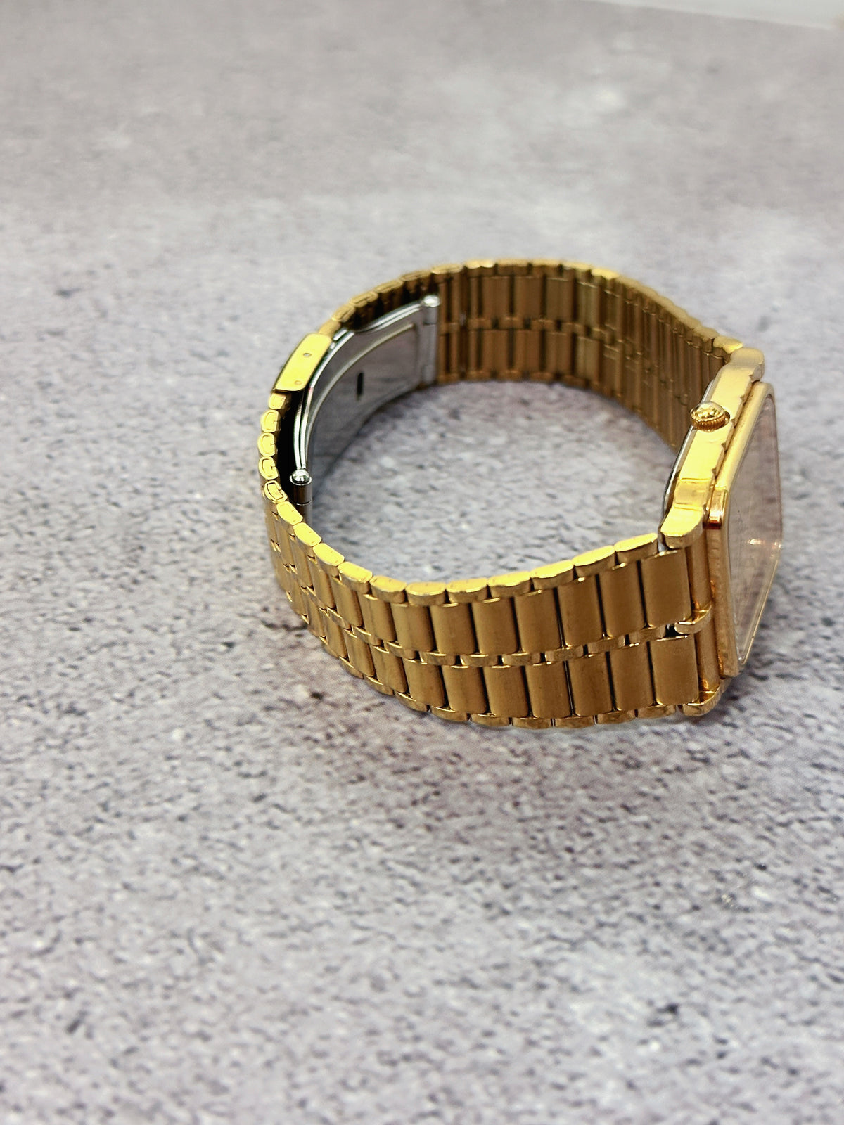 1980s Vintage Swiss Bulova Gold-Tone Date Watch