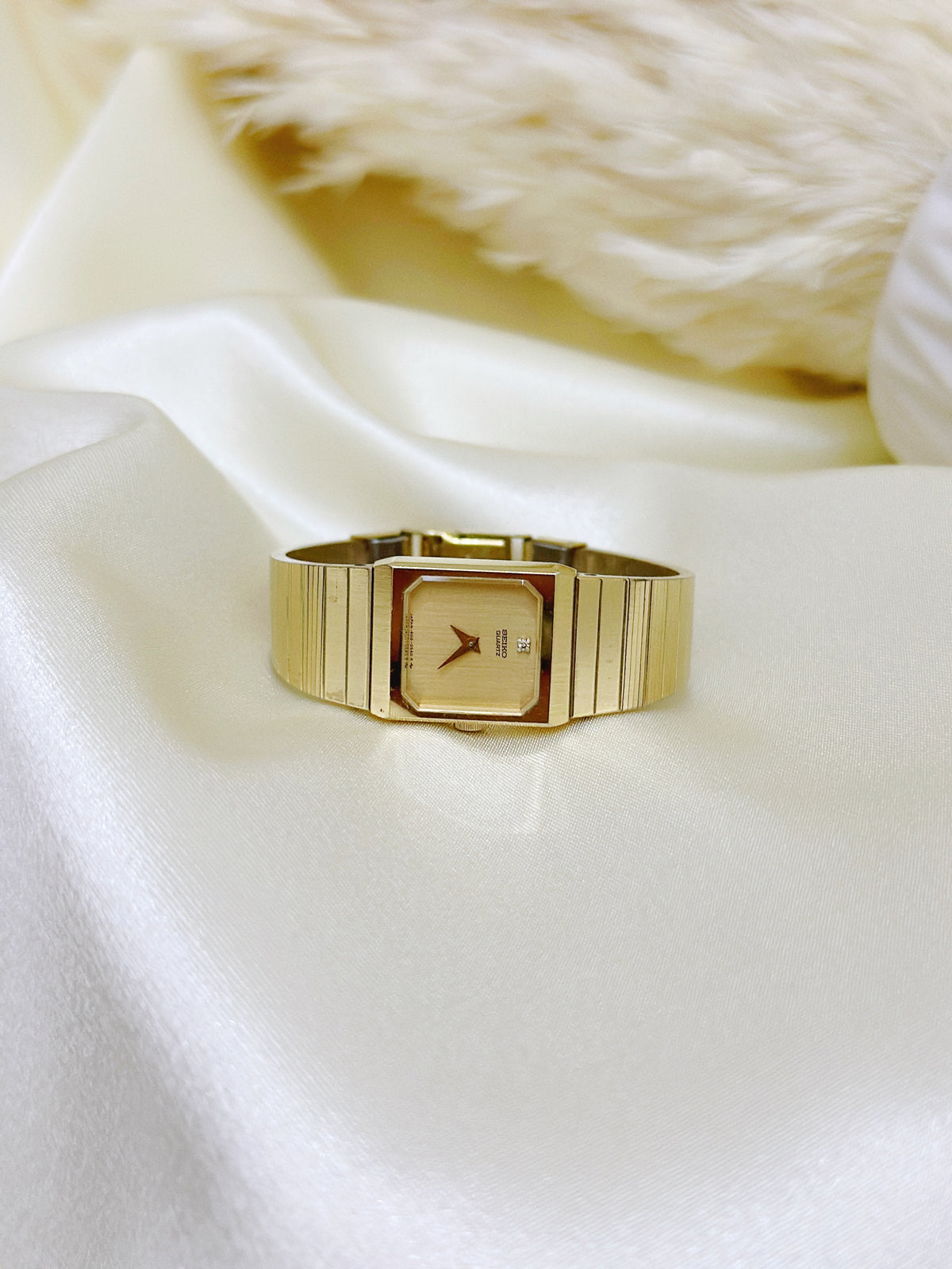 1980s Vintage Seiko Integrated Diamond Marker Tank Watch – Rare Monochromatic Gold Edition