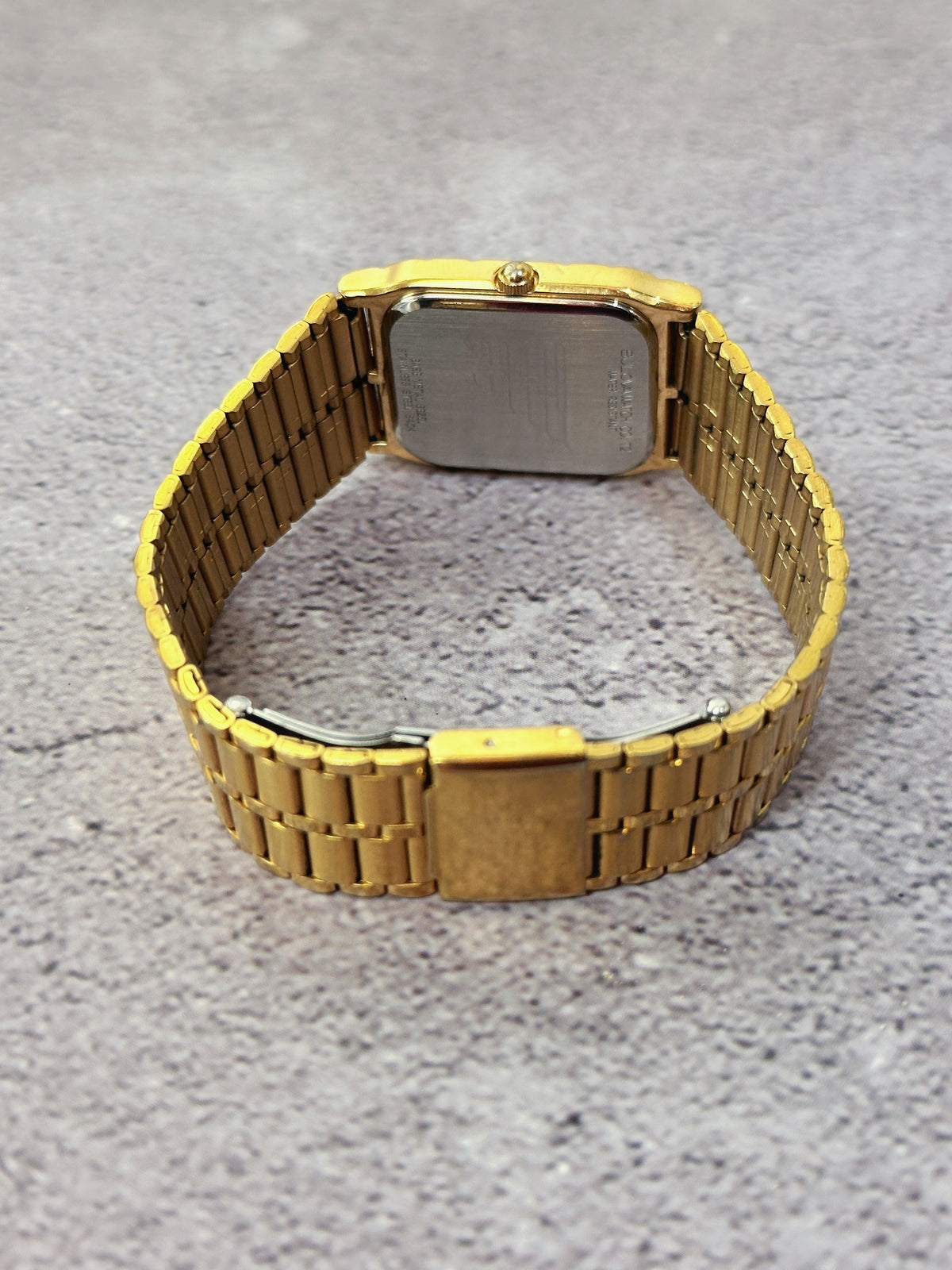 1980s Vintage Swiss Bulova Gold-Tone Date Watch