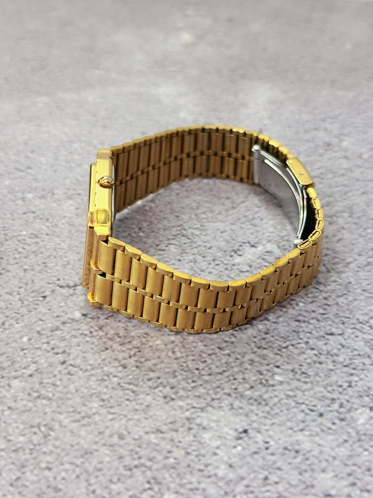 1980s Vintage Swiss Bulova Gold-Tone Date Watch