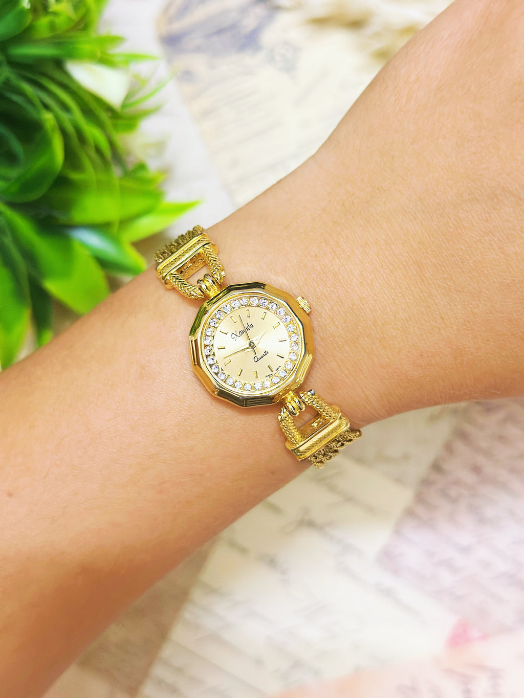 1990s Vintage Xanadu Gold-Tone Crystal Octagonal Dress Watch – Multi-Strand Mesh Bracelet Edition