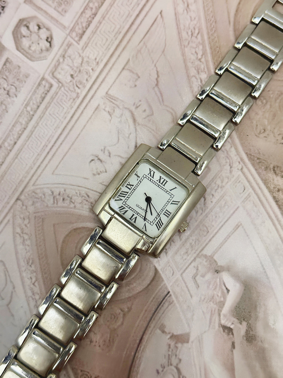 Vintage Silver-Tone Square Tank Dress Watch – Roman Numeral Dial & Segmented Link Bracelet Edition