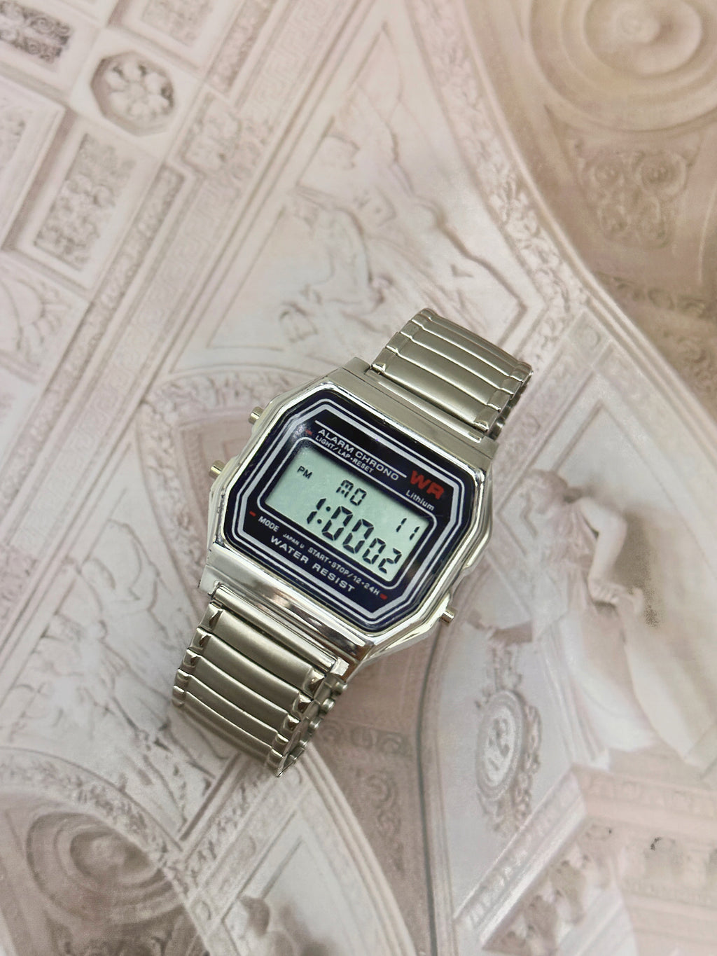 Vintage Silver-Tone Digital LCD Chronograph Watch – Expansion Band Edition