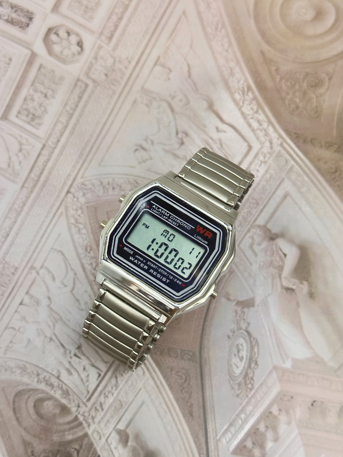 Vintage Silver-Tone Digital LCD Chronograph Watch – Expansion Band Edition