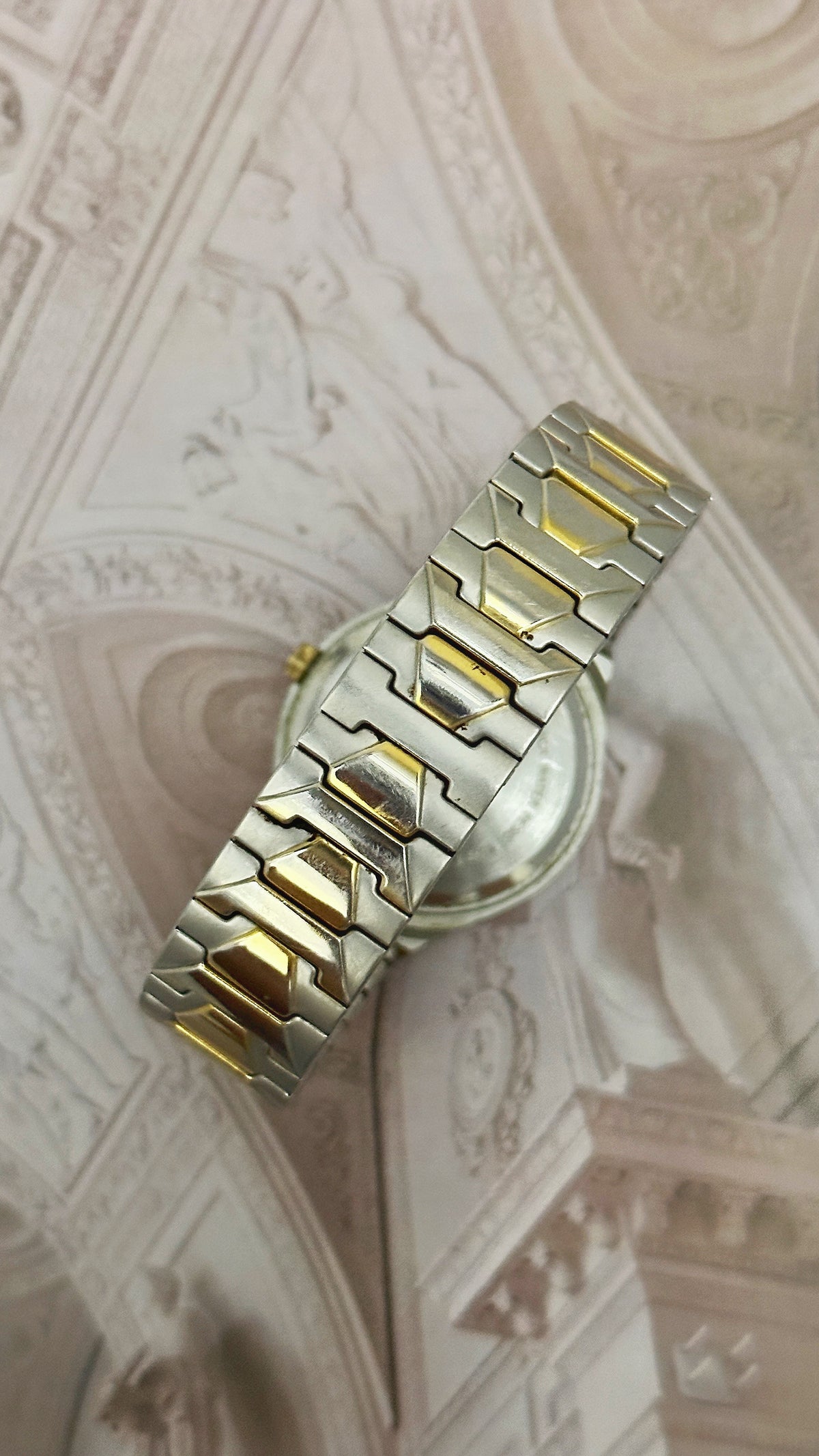 Vintage Two-Tone Sports-Style Day-Date Watch – Royal Blue Dial & Articulated Link Bracelet Edition