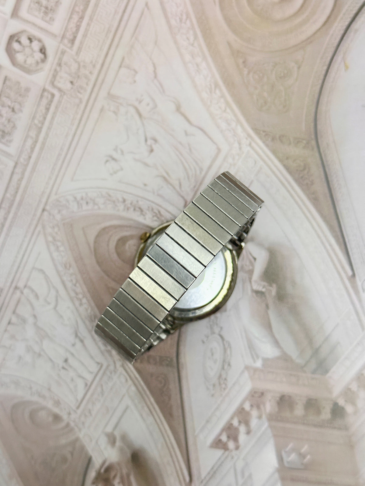 Vintage Jacques Farel Silver-Tone Sports-Style Date Watch – White Dial & Expansion Band Edition