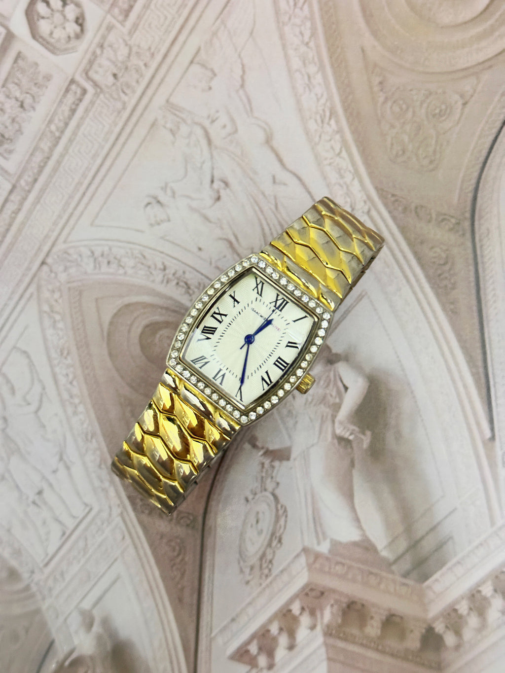 Vintage Isaac Mizrahi Live! Gold-Tone Tonneau Crystal Watch – Roman Numeral Dial & Scale Bracelet Edition