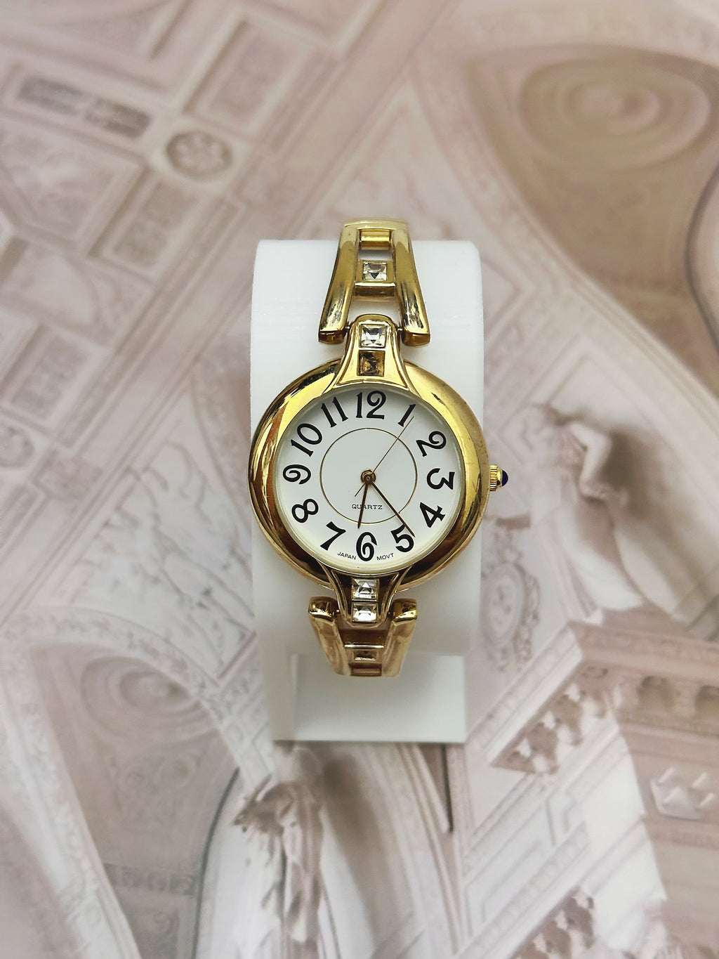 Vintage Gold-Tone Crystal-Accented Ladies Bangle/Jewelry Dress Watch – White Dial Edition