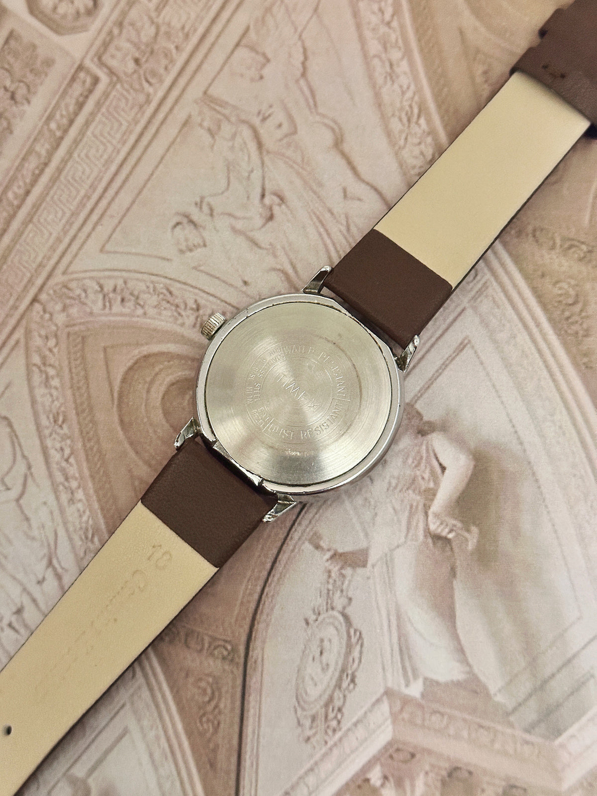 Vintage Timex Day-Date Silver-Tone Dress Watch – Champagne Dial & Brown Leather Strap Edition