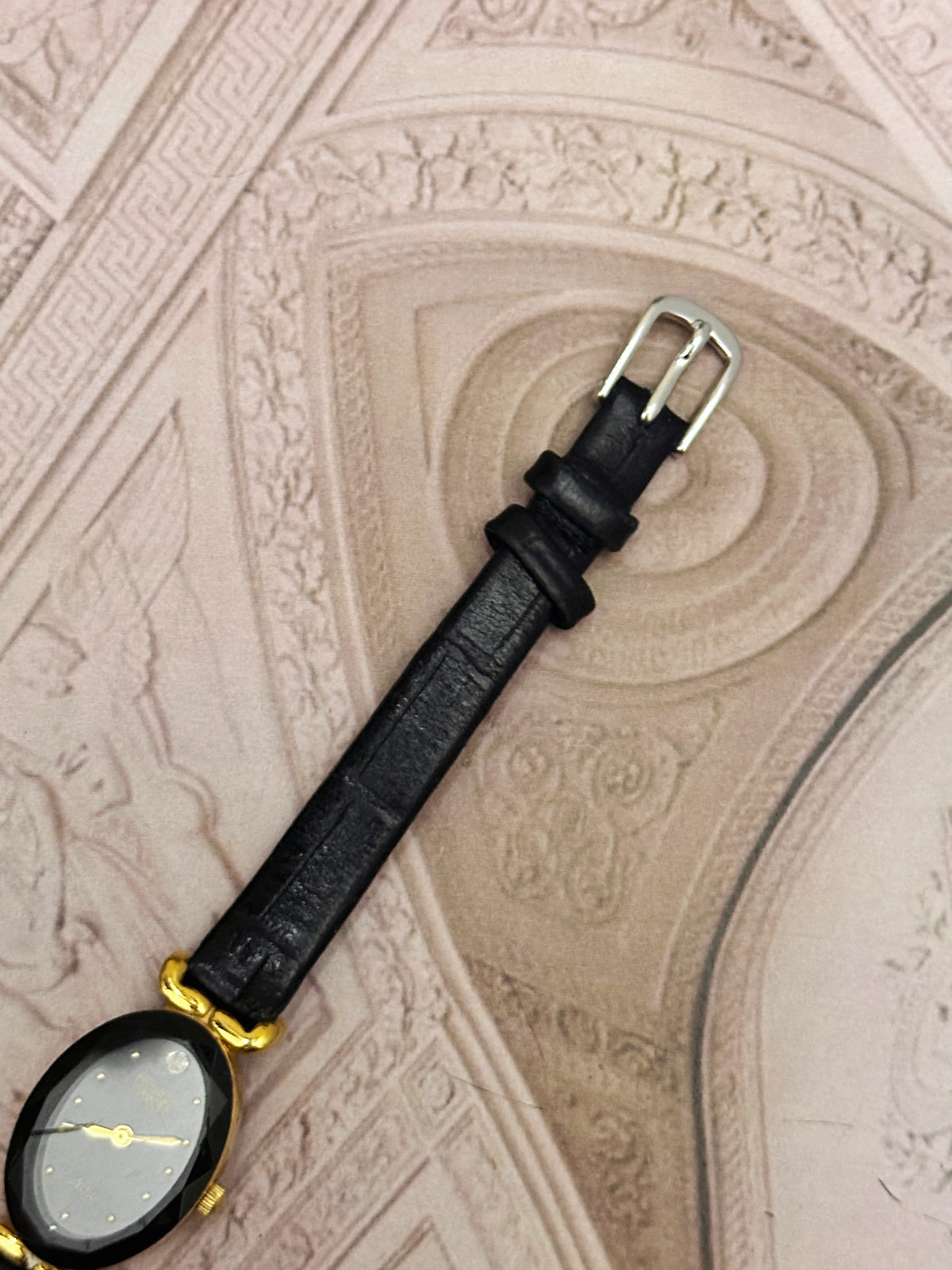 Vintage Armitron Diamond "Now" Oval Gold-Tone Ladies Watch – Black Dial & Black Leather Strap Edition