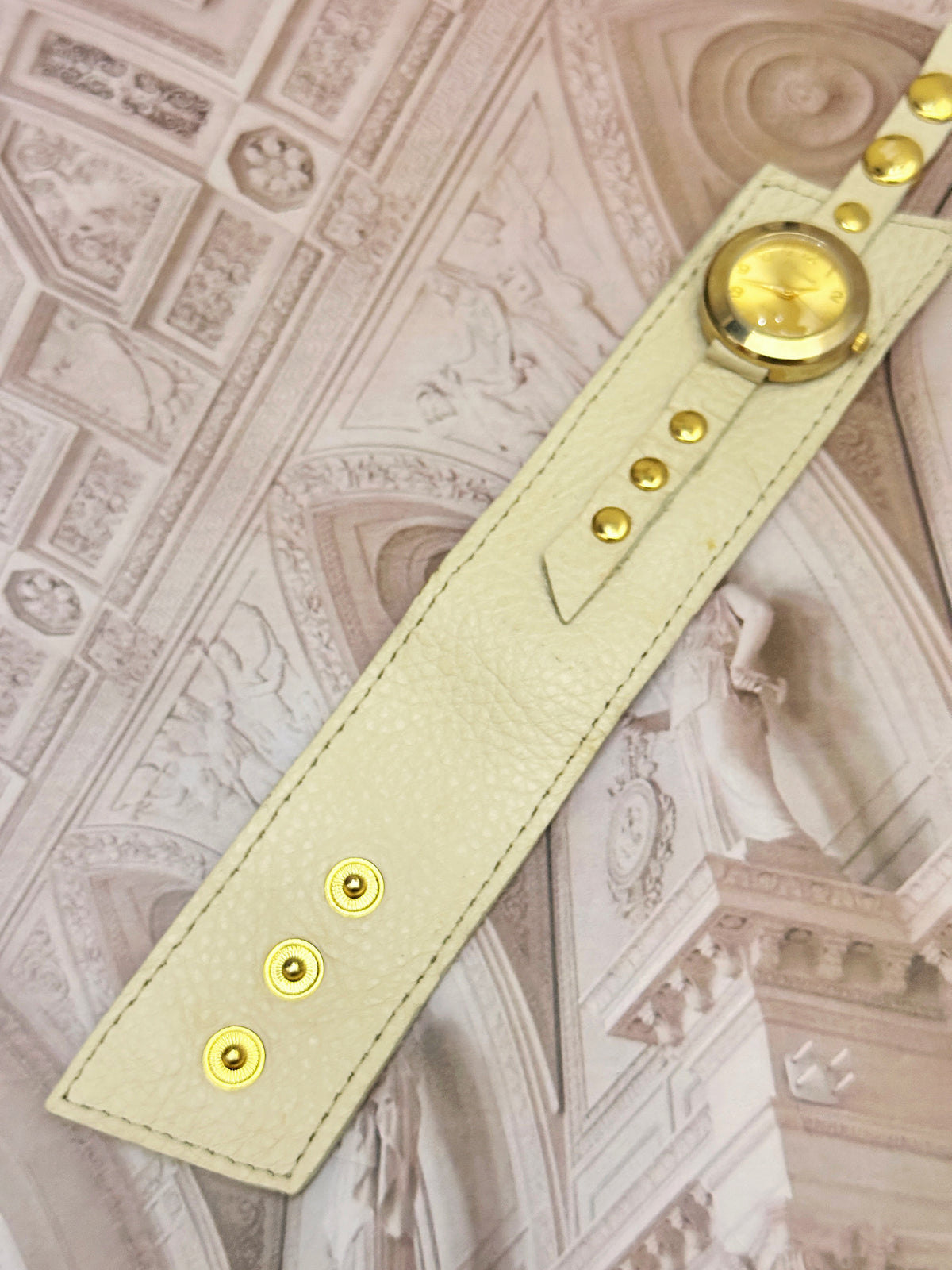 Vintage Geneva Gold-Tone Petite Dress Watch – Wide Cream Textured Leather Cuff Edition