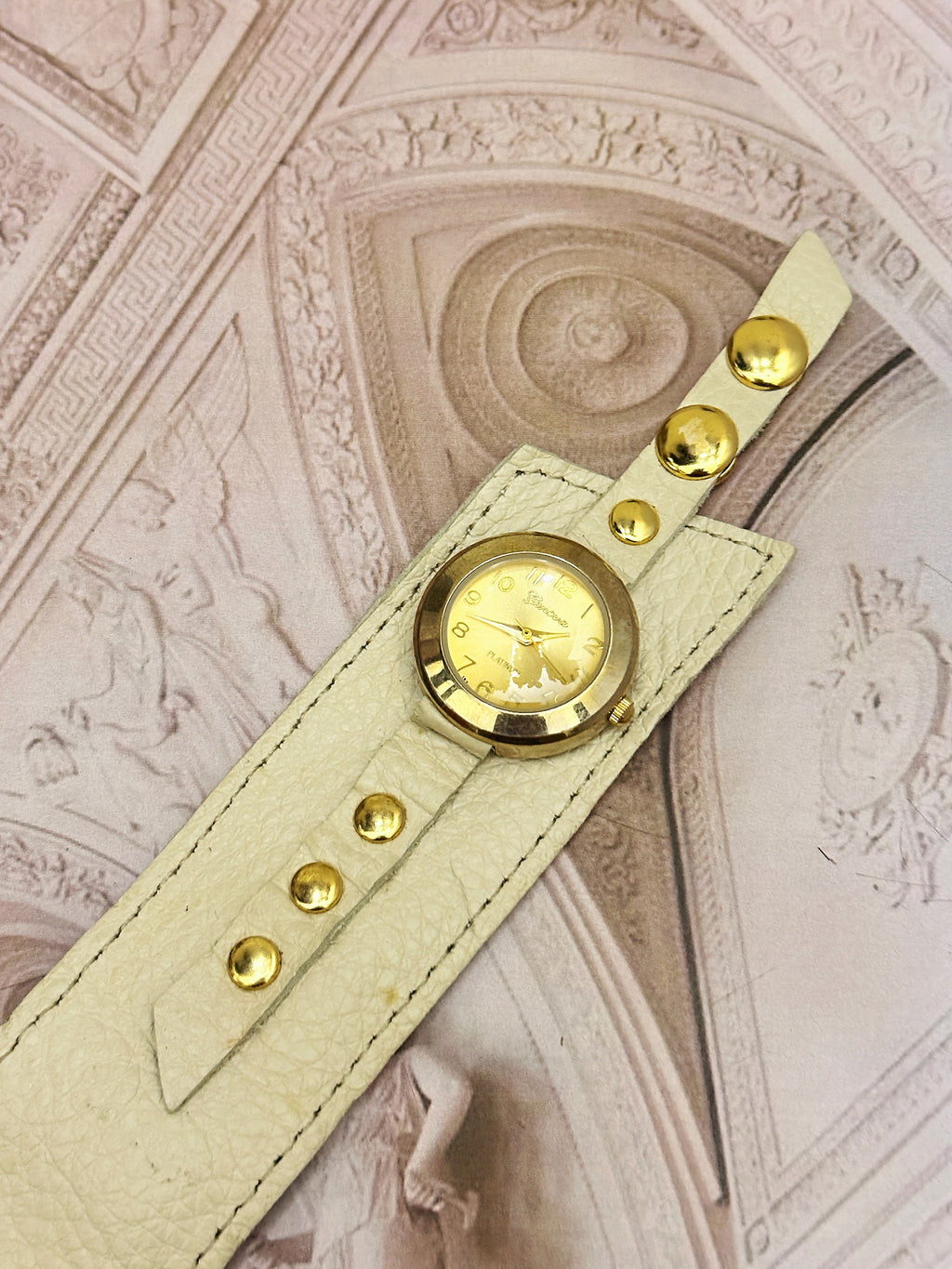 Vintage Geneva Gold-Tone Petite Dress Watch – Wide Cream Textured Leather Cuff Edition