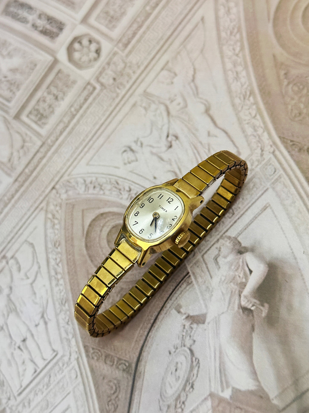 Vintage Timex Gold-Tone Oval Ladies Dress Watch – Manual Winding Movement