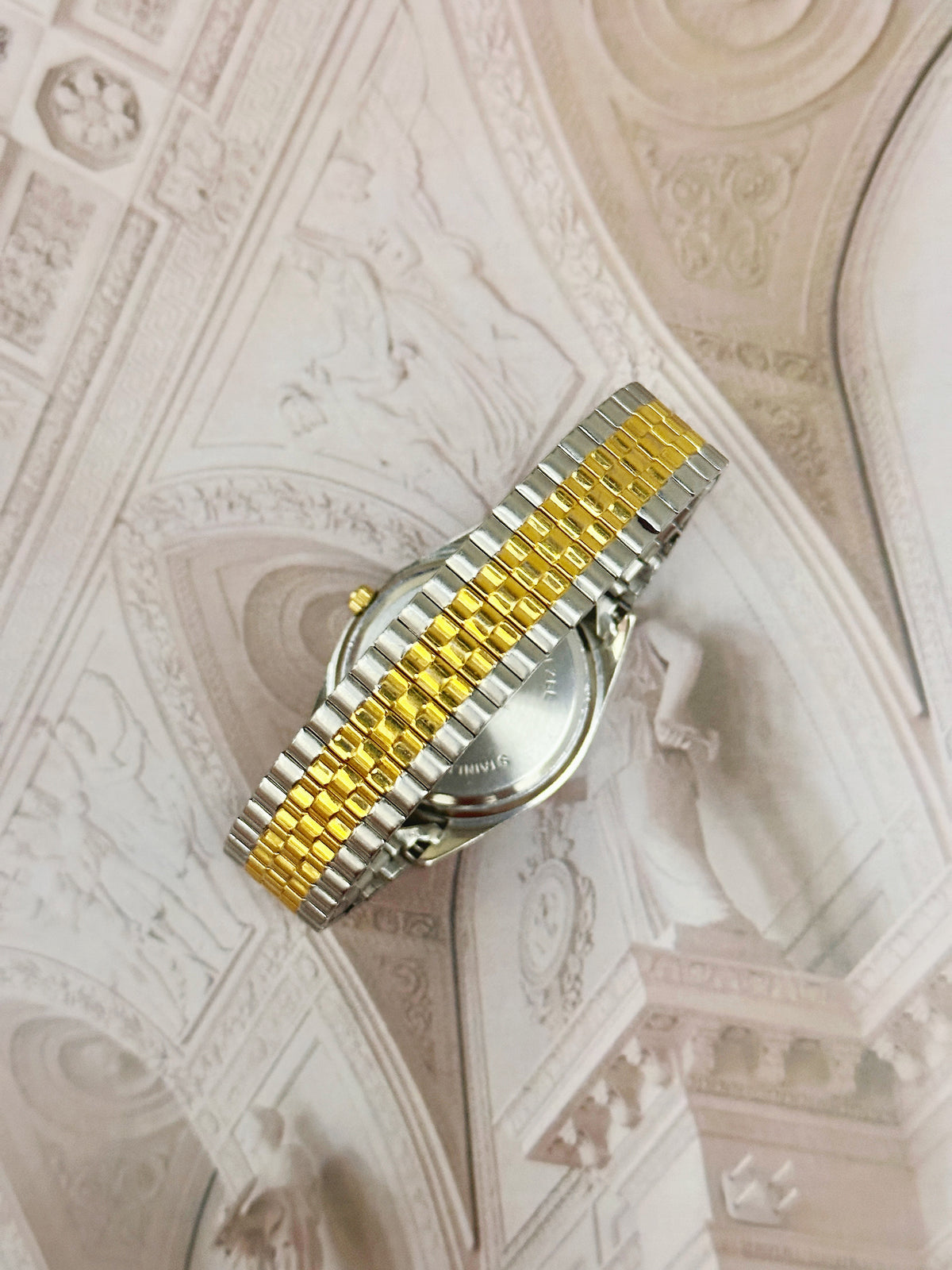 Vintage Westclox Two-Tone Fluted Bezel Date Watch – Jubilee Bracelet & White Dial Edition