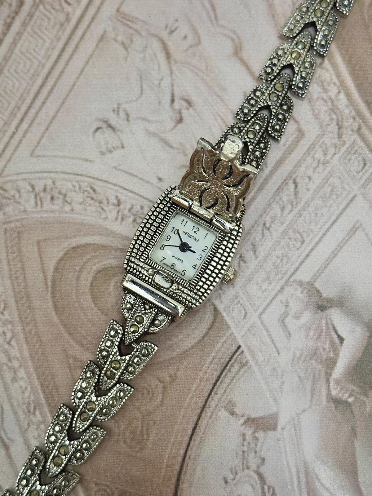 Vintage Persona Antique Silver-Tone Marcasite Flip-Cover Secret Watch – White Dial & Filigree Bracelet Edition