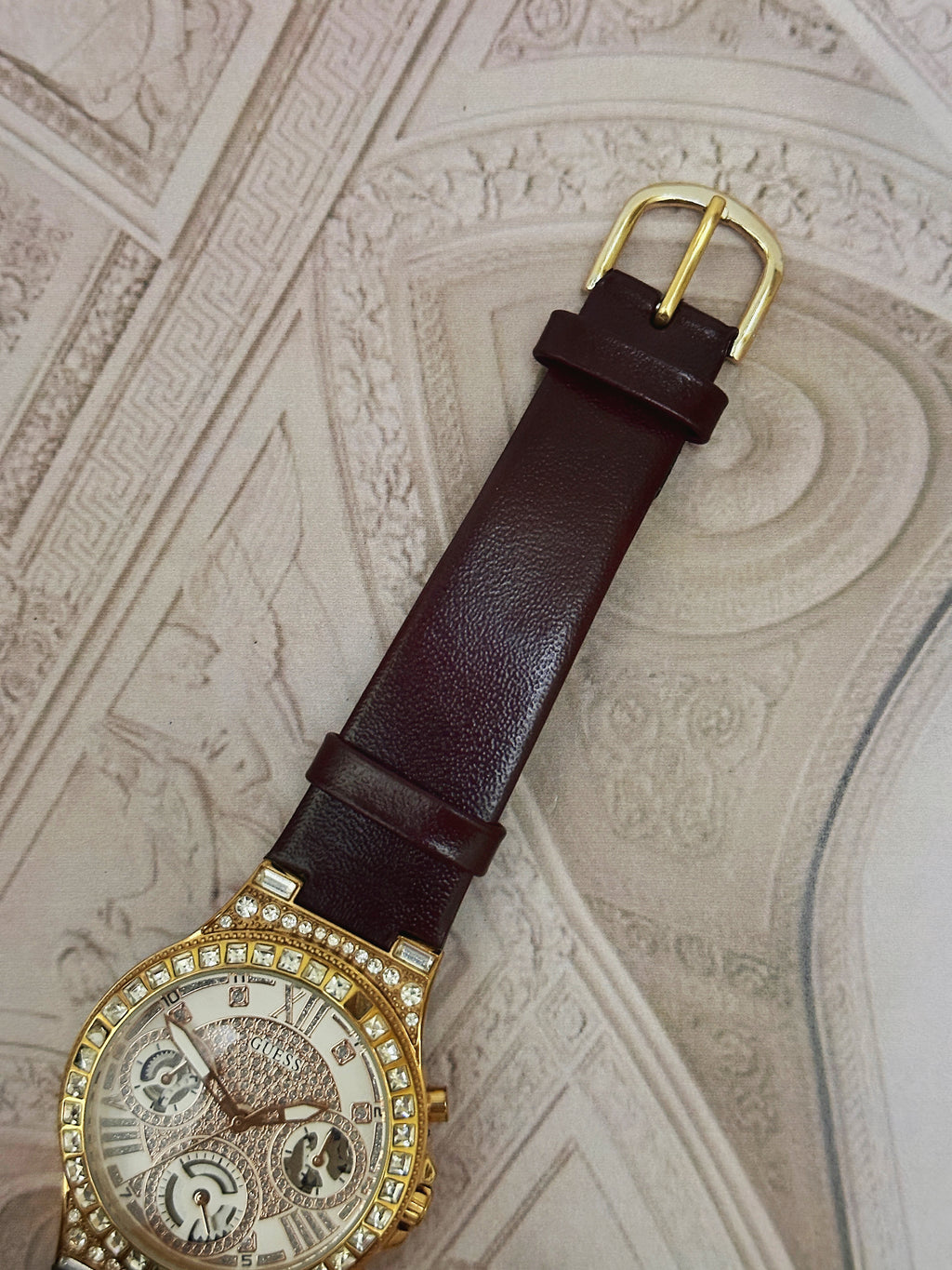 Vintage/Modern Guess Multifunction Gold-Tone Crystal-Set Watch (Ref. GW0257L2) – Pave Dial & Burgundy Leather Strap Edition
