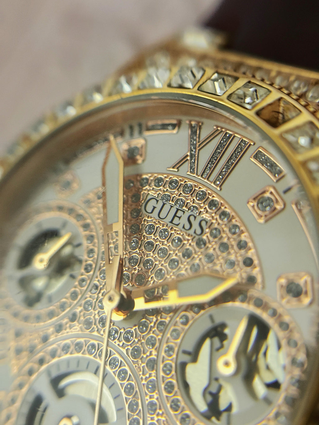 Vintage/Modern Guess Multifunction Gold-Tone Crystal-Set Watch (Ref. GW0257L2) – Pave Dial & Burgundy Leather Strap Edition