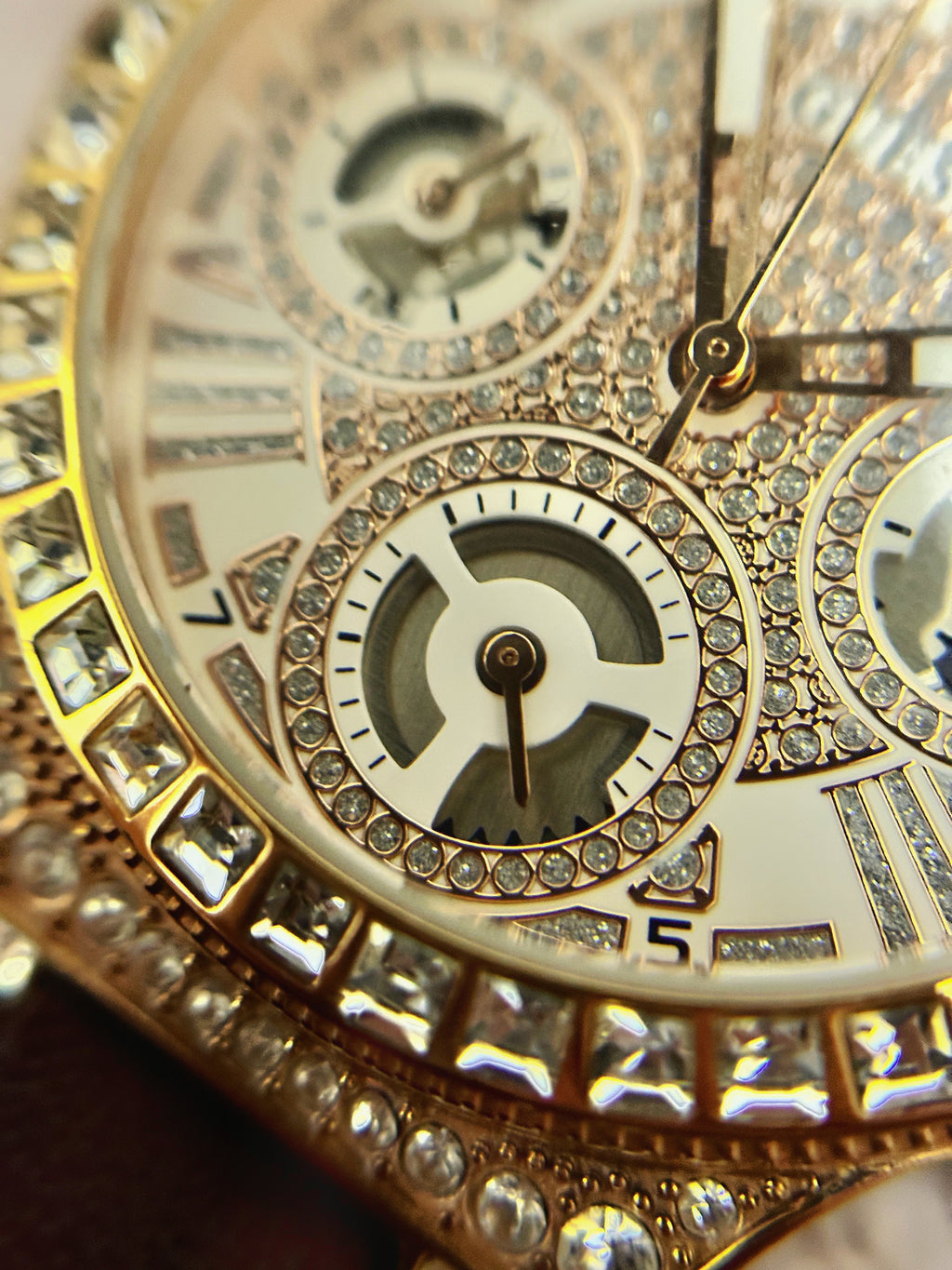 Vintage/Modern Guess Multifunction Gold-Tone Crystal-Set Watch (Ref. GW0257L2) – Pave Dial & Burgundy Leather Strap Edition