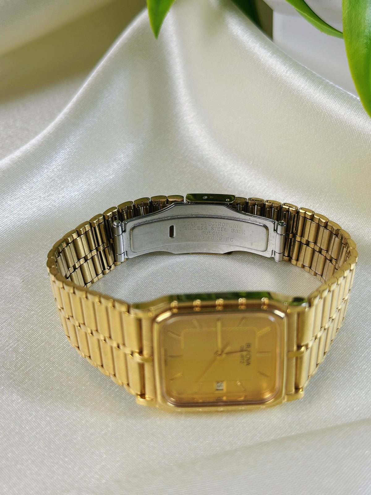 1980s Vintage Swiss Bulova Dual-Tone Date Watch